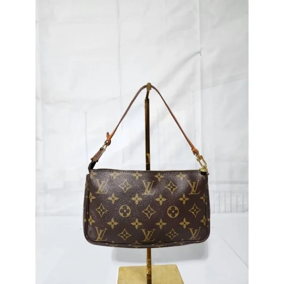 Authentic LOUIS VUITTON Accessorie Monogram Pochette Brown
